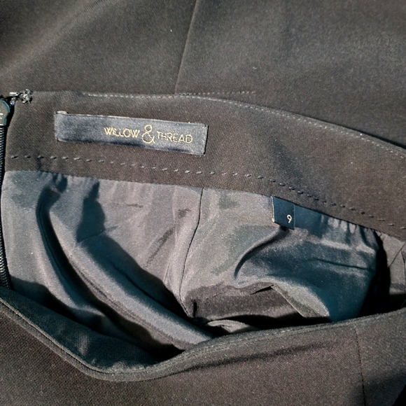 🏷1/$15, 2/$20, 3/$27 Willow & Thread skirt - Picture 2 of 3